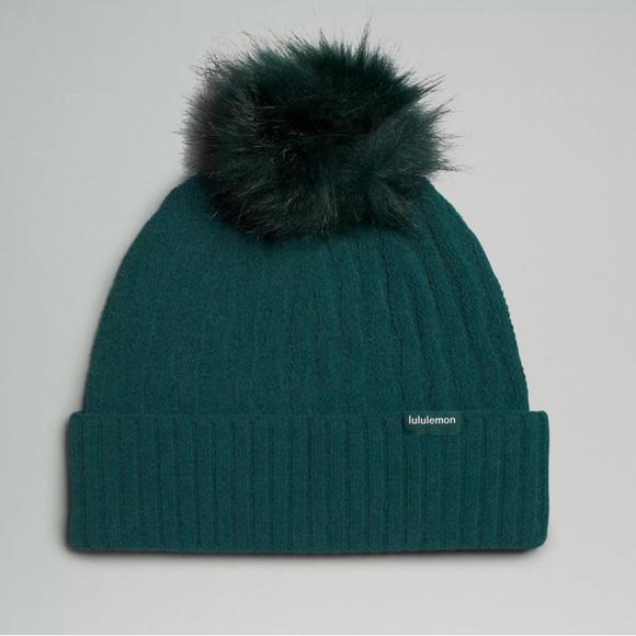 NWT Lululemon Women’s Cable Knit Pom Beanie Forest Green - Picture 1 of 11